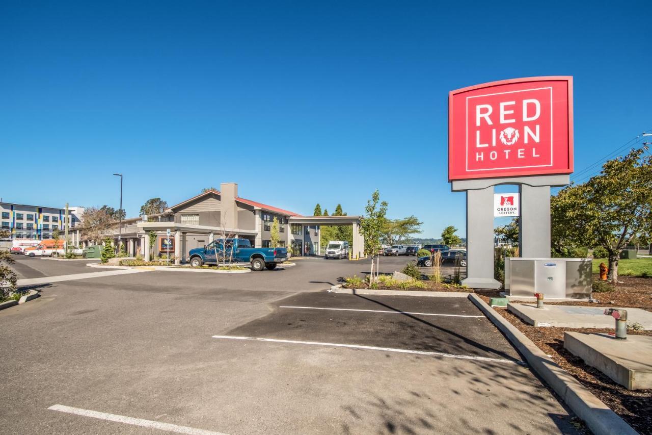Red Lion Hotel Portland Airport Экстерьер фото