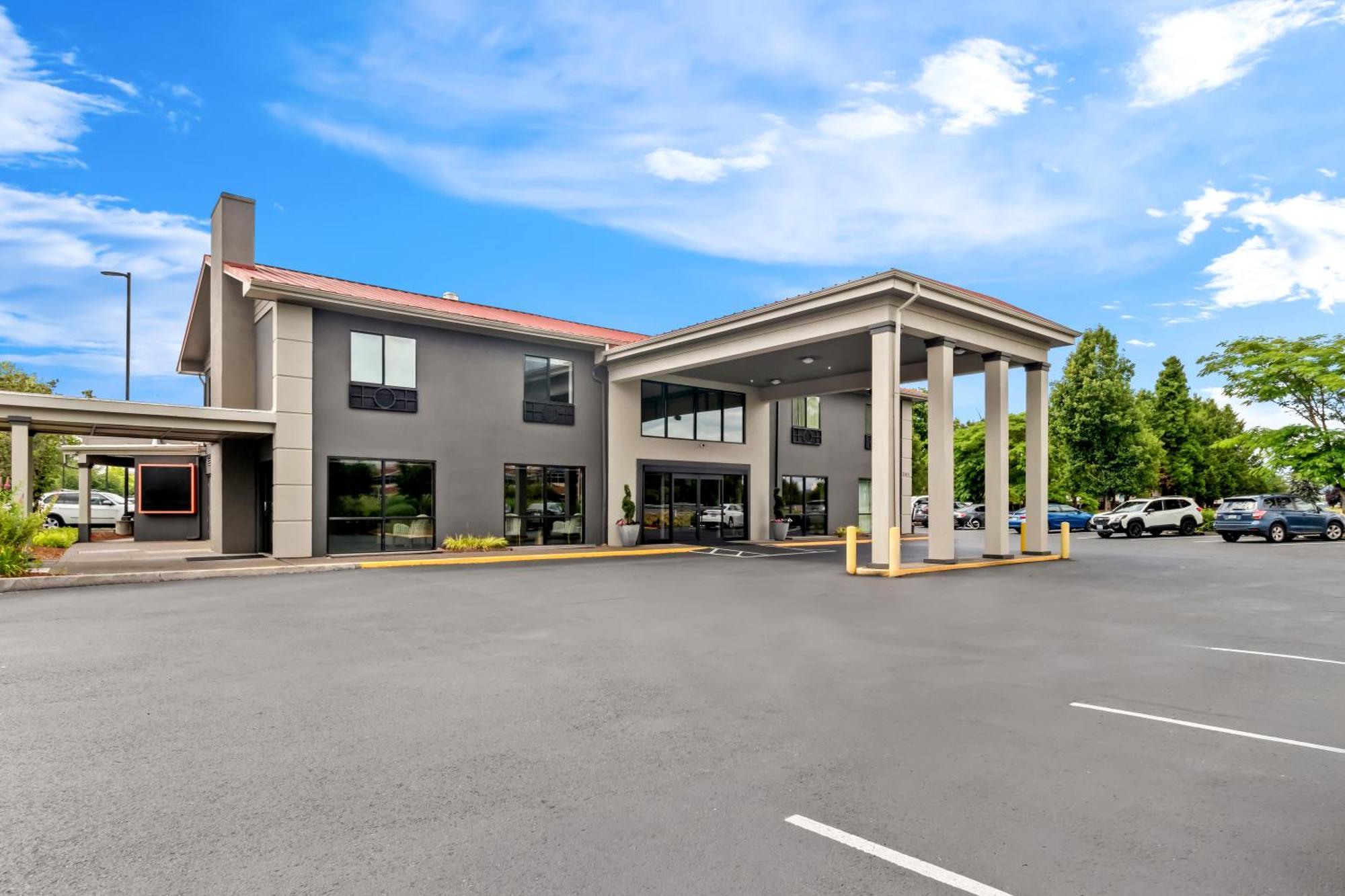 Red Lion Hotel Portland Airport Экстерьер фото